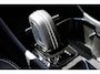 Volvo XC40 1.5 T2 R-Design | Apple Carplay & Android Auto | Audio installatie | Bandenspanningscontrolesysteem | Bluetooth telefoonvoorbereiding | Centrale deurvergrendeling met afstandsbediening | Electronic climate controle | lederen/stof bekleding | Navigatiesysteem full map + hard disk