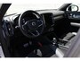 Volvo XC40 1.5 T2 R-Design | Apple Carplay & Android Auto | Audio installatie | Bandenspanningscontrolesysteem | Bluetooth telefoonvoorbereiding | Centrale deurvergrendeling met afstandsbediening | Electronic climate controle | lederen/stof bekleding | Navigatiesysteem full map + hard disk