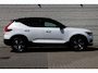 Volvo XC40 1.5 T2 R-Design | Apple Carplay & Android Auto | Audio installatie | Bandenspanningscontrolesysteem | Bluetooth telefoonvoorbereiding | Centrale deurvergrendeling met afstandsbediening | Electronic climate controle | lederen/stof bekleding | Navigatiesysteem full map + hard disk