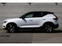 Volvo XC40 1.5 T2 R-Design | Apple Carplay & Android Auto | Audio installatie | Bandenspanningscontrolesysteem | Bluetooth telefoonvoorbereiding | Centrale deurvergrendeling met afstandsbediening | Electronic climate controle | lederen/stof bekleding | Navigatiesysteem full map + hard disk