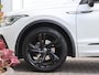 Volkswagen Tiguan 1.5 TSI 150 pk DSG R-Line | Panorama Dak | Trekhaak | Harman Kardon | LED Matrix | Black Style | Keyless | Camera |