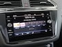 Volkswagen Tiguan 1.5 TSI 150 pk DSG R-Line | Panorama Dak | Trekhaak | Harman Kardon | LED Matrix | Black Style | Keyless | Camera |