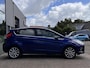Ford Fiesta 1.0 EcoBoost Titanium 100PK NIEUWE DISTRIBUTIERIEM!! Trekhaak Voorruitverwarming Climate Navi Cruise Parkeersensoren 16" Velgen *Dealer Onderhouden*