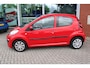 Peugeot 107 1.0 Active | Airco | Dagrijverlichting | Stuurbekrachtiging | Centrale deurvergrendeling met afstandsbediening | Toerenteller | 68DKM!