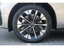 Volvo XC60 T6 Plug-in hybrid AWD Ultra Dark | 20-Inch Lichtmetalen velgen met Allweatherbanden | Google Maps Navigatie | Elektrisch bedienbaar panoramisch dak | Luchtvering | 360 graden camera | Adaptieve Cruise Control | Elektrisch verstelbare voorstoelen met geheugenfunctie | Verwarmbare voorstoelen | Verwarmbaar stuurwiel | Trekhaak, semi elektrisch inklapbaar