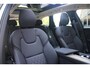 Volvo XC60 T6 Plug-in hybrid AWD Ultra Dark | 20-Inch Lichtmetalen velgen met Allweatherbanden | Google Maps Navigatie | Elektrisch bedienbaar panoramisch dak | Luchtvering | 360 graden camera | Adaptieve Cruise Control | Elektrisch verstelbare voorstoelen met geheugenfunctie | Verwarmbare voorstoelen | Verwarmbaar stuurwiel | Trekhaak, semi elektrisch inklapbaar