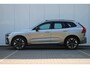 Volvo XC60 T6 Plug-in hybrid AWD Ultra Dark | 20-Inch Lichtmetalen velgen met Allweatherbanden | Google Maps Navigatie | Elektrisch bedienbaar panoramisch dak | Luchtvering | 360 graden camera | Adaptieve Cruise Control | Elektrisch verstelbare voorstoelen met geheugenfunctie | Verwarmbare voorstoelen | Verwarmbaar stuurwiel | Trekhaak, semi elektrisch inklapbaar