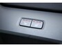 Volvo XC60 T6 Plug-in hybrid AWD Ultra Dark | 20-Inch Lichtmetalen velgen met Allweatherbanden | Google Maps Navigatie | Elektrisch bedienbaar panoramisch dak | Luchtvering | 360 graden camera | Adaptieve Cruise Control | Elektrisch verstelbare voorstoelen met geheugenfunctie | Verwarmbare voorstoelen | Verwarmbaar stuurwiel | Trekhaak, semi elektrisch inklapbaar