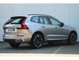 Volvo XC60 T6 Plug-in hybrid AWD Ultra Dark | 20-Inch Lichtmetalen velgen met Allweatherbanden | Google Maps Navigatie | Elektrisch bedienbaar panoramisch dak | Luchtvering | 360 graden camera | Adaptieve Cruise Control | Elektrisch verstelbare voorstoelen met geheugenfunctie | Verwarmbare voorstoelen | Verwarmbaar stuurwiel | Trekhaak, semi elektrisch inklapbaar