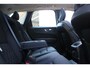 Volvo XC60 T6 Plug-in hybrid AWD Ultra Dark | 20-Inch Lichtmetalen velgen met Allweatherbanden | Google Maps Navigatie | Elektrisch bedienbaar panoramisch dak | Luchtvering | 360 graden camera | Adaptieve Cruise Control | Elektrisch verstelbare voorstoelen met geheugenfunctie | Verwarmbare voorstoelen | Verwarmbaar stuurwiel | Trekhaak, semi elektrisch inklapbaar