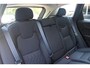 Volvo XC60 T6 Plug-in hybrid AWD Ultra Dark | 20-Inch Lichtmetalen velgen met Allweatherbanden | Google Maps Navigatie | Elektrisch bedienbaar panoramisch dak | Luchtvering | 360 graden camera | Adaptieve Cruise Control | Elektrisch verstelbare voorstoelen met geheugenfunctie | Verwarmbare voorstoelen | Verwarmbaar stuurwiel | Trekhaak, semi elektrisch inklapbaar