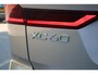Volvo XC60 T6 Plug-in hybrid AWD Ultra Dark | 20-Inch Lichtmetalen velgen met Allweatherbanden | Google Maps Navigatie | Elektrisch bedienbaar panoramisch dak | Luchtvering | 360 graden camera | Adaptieve Cruise Control | Elektrisch verstelbare voorstoelen met geheugenfunctie | Verwarmbare voorstoelen | Verwarmbaar stuurwiel | Trekhaak, semi elektrisch inklapbaar