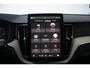 Volvo XC60 T6 Plug-in hybrid AWD Ultra Dark | 20-Inch Lichtmetalen velgen met Allweatherbanden | Google Maps Navigatie | Elektrisch bedienbaar panoramisch dak | Luchtvering | 360 graden camera | Adaptieve Cruise Control | Elektrisch verstelbare voorstoelen met geheugenfunctie | Verwarmbare voorstoelen | Verwarmbaar stuurwiel | Trekhaak, semi elektrisch inklapbaar