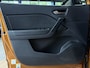 Renault Captur 1.3 TCe 140 AUT | Navi | Stoel & Stuur verwarming | Cruise Control | Carplay | 100 % Onderhouden!