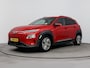 Hyundai Kona Electric EV FASHION 64 kWh | SoH 96,2%! | TREKHAAK | DODEHOEK DETECTIE | PDC | 3 FASEN | WARMTEPOMP | CAMERA | CLIMA | CRUISE ADAPT. | NAVI | PRIVACY GLASS | DAKRAILING | APPLE CAR PLAY & ADROID AUTO |