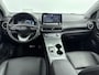 Hyundai Kona Electric EV PREMIUM 64 kWh | SoH 95,4% | 3- FASE | NAVI | CLIMA | ADAPT. CRUISE | CAMERA | HUD | LEDER | STUUR- & STOELVERWARMING | WARMTEPOMP | PRIVACY GLASS | WLTP 481 KM! |