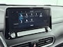 Hyundai Kona Electric EV PREMIUM 64 kWh | SoH 95,4% | 3- FASE | NAVI | CLIMA | ADAPT. CRUISE | CAMERA | HUD | LEDER | STUUR- & STOELVERWARMING | WARMTEPOMP | PRIVACY GLASS | WLTP 481 KM! |