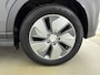 Hyundai Kona Electric EV PREMIUM 64 kWh | SoH 95,4% | 3- FASE | NAVI | CLIMA | ADAPT. CRUISE | CAMERA | HUD | LEDER | STUUR- & STOELVERWARMING | WARMTEPOMP | PRIVACY GLASS | WLTP 481 KM! |