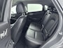 Hyundai Kona Electric EV PREMIUM 64 kWh | SoH 95,4% | 3- FASE | NAVI | CLIMA | ADAPT. CRUISE | CAMERA | HUD | LEDER | STUUR- & STOELVERWARMING | WARMTEPOMP | PRIVACY GLASS | WLTP 481 KM! |