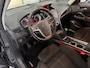 Opel Zafira 1.4 COSMO / 7-persoon / Camera / Trekhaak / PDC Voor & achter / Xenon / Documentatie aanwezig.