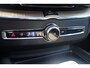 Volvo XC60 2.0 T6 Plug-in Hybrid AWD Plus Dark | PHEV Long Range | Trekhaak | Panoramadak | Head-up Display | 360 Graden Camera | Harman Kardon Audio | Keyless Entry | Elektrische Achterklep | Navigatie Google Maps | Elektrisch Verstelbare Voorstoelen | Cruise Control Adaptief | BLIS
