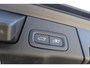 Volvo XC60 2.0 T6 Plug-in Hybrid AWD Plus Dark | PHEV Long Range | Trekhaak | Panoramadak | Head-up Display | 360 Graden Camera | Harman Kardon Audio | Keyless Entry | Elektrische Achterklep | Navigatie Google Maps | Elektrisch Verstelbare Voorstoelen | Cruise Control Adaptief | BLIS