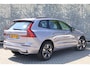 Volvo XC60 2.0 T6 Plug-in Hybrid AWD Plus Dark | PHEV Long Range | Trekhaak | Panoramadak | Head-up Display | 360 Graden Camera | Harman Kardon Audio | Keyless Entry | Elektrische Achterklep | Navigatie Google Maps | Elektrisch Verstelbare Voorstoelen | Cruise Control Adaptief | BLIS