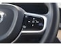 Volvo XC60 2.0 T6 Plug-in Hybrid AWD Plus Dark | PHEV Long Range | Trekhaak | Panoramadak | Head-up Display | 360 Graden Camera | Harman Kardon Audio | Keyless Entry | Elektrische Achterklep | Navigatie Google Maps | Elektrisch Verstelbare Voorstoelen | Cruise Control Adaptief | BLIS
