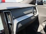 Volvo V60 T6 Plug-in hybrid AWD AUT8 335PK Essential | 20" Lichtmetalen velgen | Lederen bekleding | Climate Pack | Driver Assist Pack | pPark Assist voor & achter met camera | Donkere hemelbekleding | Getint glas | Trekhaak semi elektrisch inklapbaar