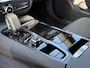 Volvo V60 T6 Plug-in hybrid AWD AUT8 335PK Essential | 20" Lichtmetalen velgen | Lederen bekleding | Climate Pack | Driver Assist Pack | pPark Assist voor & achter met camera | Donkere hemelbekleding | Getint glas | Trekhaak semi elektrisch inklapbaar