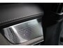 Volvo XC90 T8 Plug-in hybrid AWD Ultra Dark Exec. Ed. | Verwarmde, Geventileerde en Masserende Voorstoelen | Luchtvering | Panoramisch Schuif-/Kanteldak | 360º Camera | Getint Glas | Bowers & Wilkins | 22" velgen