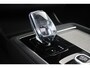 Volvo XC90 T8 Plug-in hybrid AWD Ultra Dark Exec. Ed. | Verwarmde, Geventileerde en Masserende Voorstoelen | Luchtvering | Panoramisch Schuif-/Kanteldak | 360º Camera | Getint Glas | Bowers & Wilkins | 22" velgen