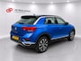 Volkswagen T-Roc 1.0 TSI Style Navigatie Carply/android ACC Laneassist 17inch Zwart dak Climatecontrol