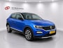 Volkswagen T-Roc 1.0 TSI Style Navigatie Carply/android ACC Laneassist 17inch Zwart dak Climatecontrol