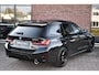 BMW 3-Serie Touring 330e M-Sport Pano ACC Trekhaak H/K HUD 19inch Stuurverw