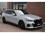 BMW 5-Serie Touring 520i M-Sport Pano Trekh Brooklyngrau ACC 360 H/K HUD Stoelventilatie