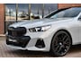 BMW 5-Serie Touring 520i M-Sport Pano Trekh Brooklyngrau ACC 360 H/K HUD Stoelventilatie