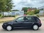 Volkswagen Golf 1.6 Trendline 5-Drs Automaat Airco Electr. pakket Audio-CD ABS Sportstoelen EBD Colorpakket Dealeronderhoud Nw Apk