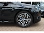 BMW iX M60 High Executive 112 kWh 27.972 km! / SOh 96,8% / Trekhaak / Panoramadak / 360Camera / Head-up / Bowers&Wilkens / Softclose / 22'' / Luchtvering / Laser LED / CarPlay / Volleder / Stoel+Stuurverwarming / Dodehoek / DAB / ACC