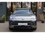 Volkswagen T-Roc 1.5 eTsi R-Line Black Style Pano/IQ.Light/Keyless/Camera/ACC/Elek. klep/20"/Trekhaak wegkl.
