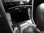 Opel Mokka X 1.4 Turbo Innovation Trekhaak, Apple Carplay/Android Auto, Parkeersensor voor/achter, Achteruitrijcamera, Voorstoelen verwarmd, Lederen bekleding, stuur verwarmd, Cruise control. Hoge instap, veel rijcomfort en een complete luxe uitvoering. . Een ideale gezinsauto met een luxe uitstraling en veel extra's.