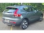 Volvo XC40 2.0 B3 Ultra Dark MY 2026 - 19” Wielen - Panoramadak - Harman Kardon Audio - 360 Cam - Climate - R980 Interieur – warming – Power seats met memory - Full led koplampen – Donkere hemel - Binnenkort beschikbaar