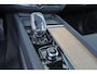 Volvo XC60 T6 Recharge AWD Plus Bright - Panorama/schuifdak - IntelliSafe Assist & Surround - 360º Camera - Harman/Kardon audio - Adaptieve LED koplampen - Verwarmde voorstoelen, stuur & achterbank - Parkeersensoren voor & achter - Elektr. bedienb. voorstoelen met geheugen - Head up display - Draadloze tel. lader - Extra getint glas - 19' LMV