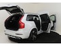 Volvo XC90 T8 RECHARGE AWD R-DESIGN -PANO.DAK|HARMAN/KARDON|LUCHTVERING|GEVENT.LEDER+MASSAGE|360°CAM|HEAD-UP DISP.|ADAP.LED|TREKHAAK|22"ALL-SEASON