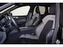 Volvo XC60 T8 Recharge AWD Ultra Black Edition - Luchtvering - Panorama/schuifdak - IntelliSafe Assist & Surround - 360º Camera - Bowers & Wilkins audio - Adaptieve LED koplampen - Verwarmde voorstoelen, stuur & achterbank - Parkeersensoren voor & achter - Elektr. bedienb. voorstoelen met geheugen - Head up display - Draadloze tel. lader - Extra getint glas - Inklapbare trekhaak - 21' LMV