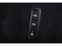 Volvo XC60 T8 Recharge AWD Ultra Black Edition - Luchtvering - Panorama/schuifdak - IntelliSafe Assist & Surround - 360º Camera - Bowers & Wilkins audio - Adaptieve LED koplampen - Verwarmde voorstoelen, stuur & achterbank - Parkeersensoren voor & achter - Elektr. bedienb. voorstoelen met geheugen - Head up display - Draadloze tel. lader - Extra getint glas - Inklapbare trekhaak - 21' LMV
