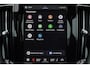 Volvo XC60 T8 Recharge AWD Ultra Black Edition - Luchtvering - Panorama/schuifdak - IntelliSafe Assist & Surround - 360º Camera - Bowers & Wilkins audio - Adaptieve LED koplampen - Verwarmde voorstoelen, stuur & achterbank - Parkeersensoren voor & achter - Elektr. bedienb. voorstoelen met geheugen - Head up display - Draadloze tel. lader - Extra getint glas - Inklapbare trekhaak - 21' LMV