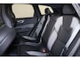 Volvo XC60 T8 Recharge AWD Ultra Black Edition - Luchtvering - Panorama/schuifdak - IntelliSafe Assist & Surround - 360º Camera - Bowers & Wilkins audio - Adaptieve LED koplampen - Verwarmde voorstoelen, stuur & achterbank - Parkeersensoren voor & achter - Elektr. bedienb. voorstoelen met geheugen - Head up display - Draadloze tel. lader - Extra getint glas - Inklapbare trekhaak - 21' LMV