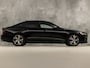 Volvo S60 2.0 T4 R-Design 190Pk Automaat (VIRTUAL COCKPIT, APPLE CARPLAY, GROOT NAVI, MEMORY SEATS, CAMERA, LEDER, SPORTSTOELEN, GETINT GLAS, PARKEERSENSOREN, NIEUWSTAAT)