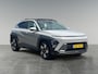 Hyundai Kona 1.6 GDI 140pk HEV Premium Sky | SCHUIF/KANTELDAK | FULL LED | PREMIUM LEDER | ADAPTIVE CRUISE | 360° CAMERA | STOELVERW. + KOELING | FABRIEKS.GAR. 4-2030 |